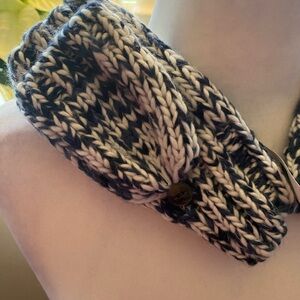 NWT Gap mittens/scarf set! 💙🤍💙🤍